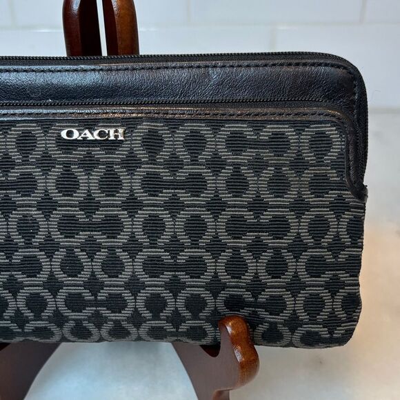 COACH Madison Needlepoint Signature Op Art Double Zip Wristlet Wallet 50392 - Picture 3 of 15